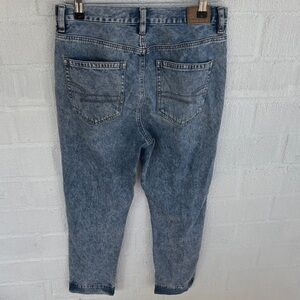 American Eagle Outfitters Mom Jean Acid Wash High Rise Straight Jeans sz 6 Short